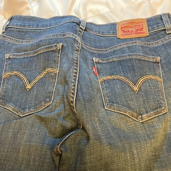 Levi Jeans for Women - Picture 6 of 7